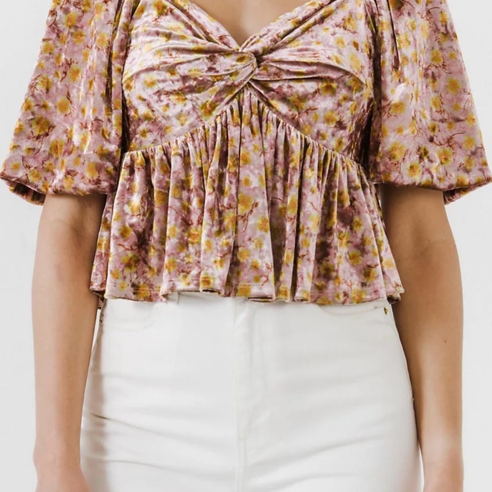 Free The Roses SZ XS Women’s Floral Velvet Twisted Baby Doll Top Peplum - Picture 1 of 8